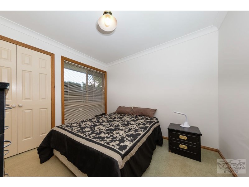 12 Marguerita Court, Centenary Heights QLD 4350