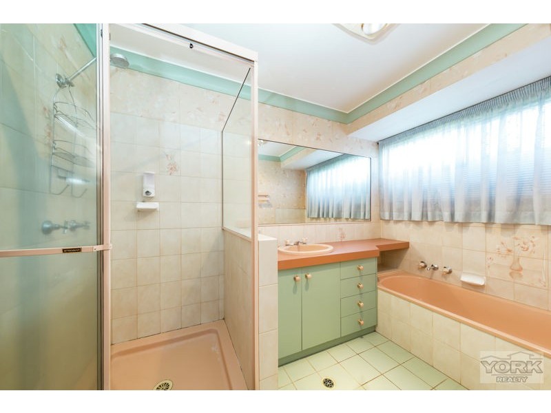 12 Marguerita Court, Centenary Heights QLD 4350