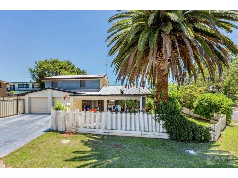 275 Mackenzie Street, Centenary Heights QLD 4350