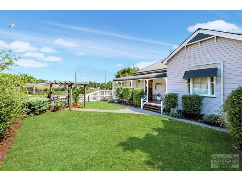 31 Healy Street, South Toowoomba QLD 4350
