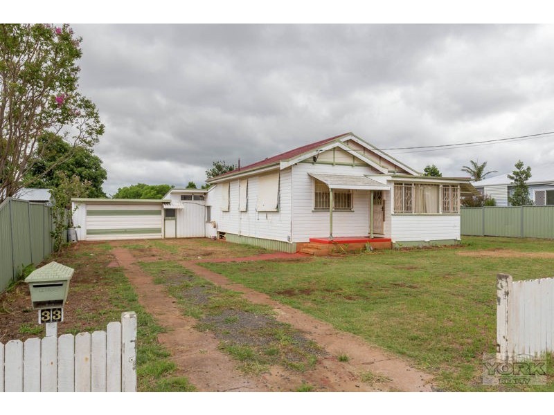 33 Eiser Street, Harristown QLD 4350