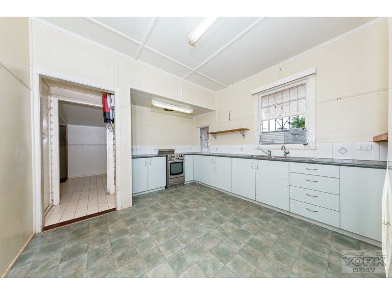 33 Eiser Street, Harristown QLD 4350