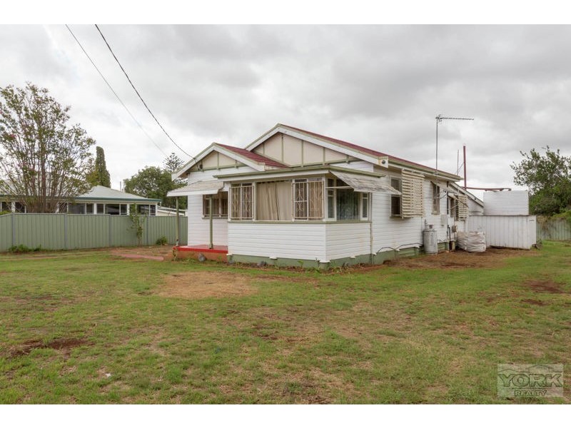 33 Eiser Street, Harristown QLD 4350