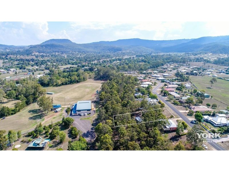 39 Parkridge Drive, Withcott QLD 4352