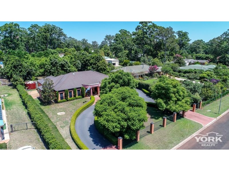 17 Diosma Drive, Highfields QLD 4352