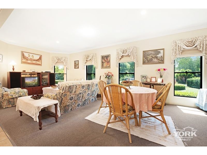 17 Diosma Drive, Highfields QLD 4352