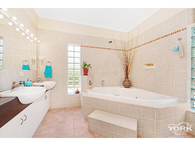 17 Diosma Drive, Highfields QLD 4352