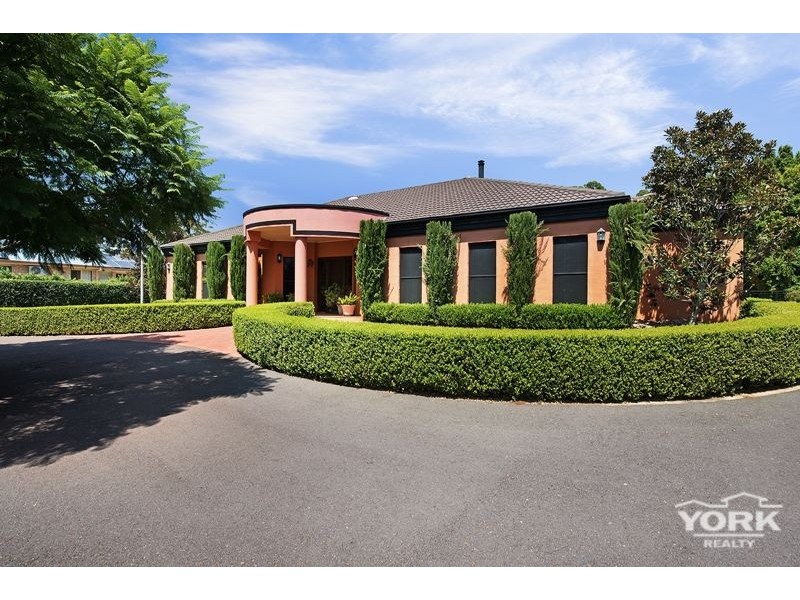 17 Diosma Drive, Highfields QLD 4352