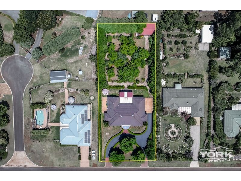 17 Diosma Drive, Highfields QLD 4352