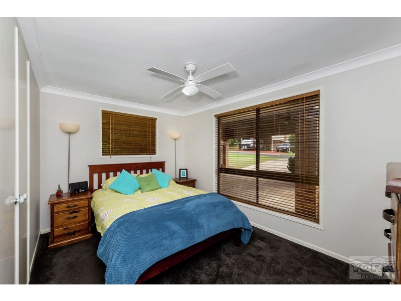 18 Nellie Street, Centenary Heights QLD 4350