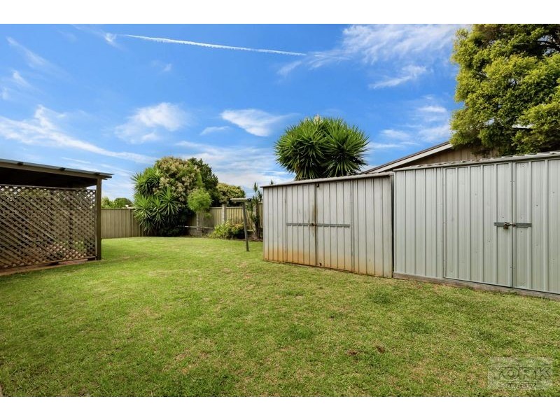18 Nellie Street, Centenary Heights QLD 4350