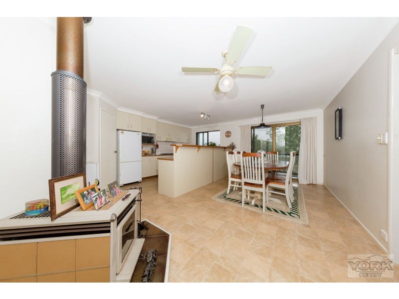 9 Scenic Court, Gowrie Junction QLD 4352