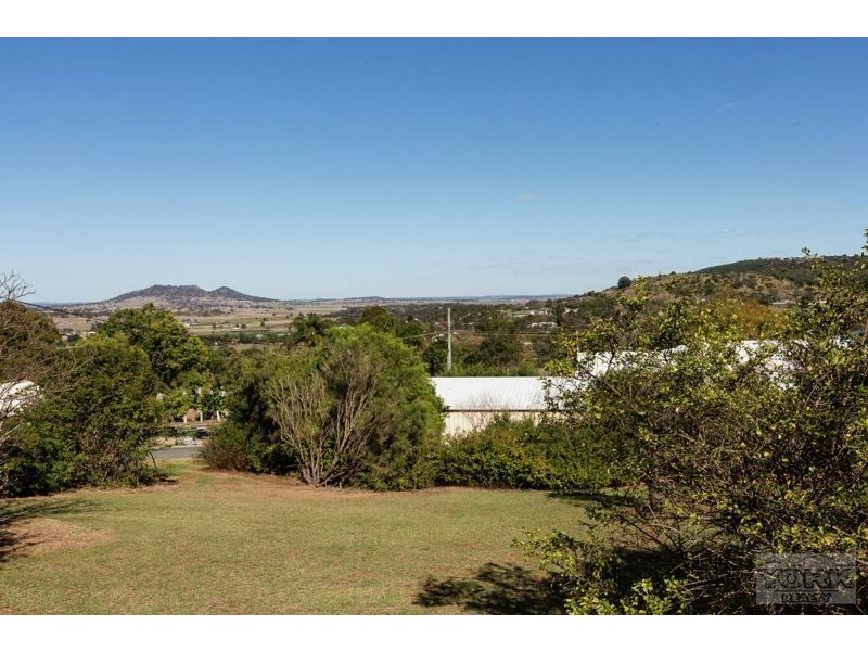 9 Scenic Court, Gowrie Junction QLD 4352