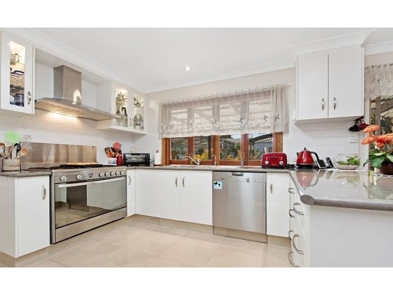 6 Palmerstone Court, Wyreema QLD 4352
