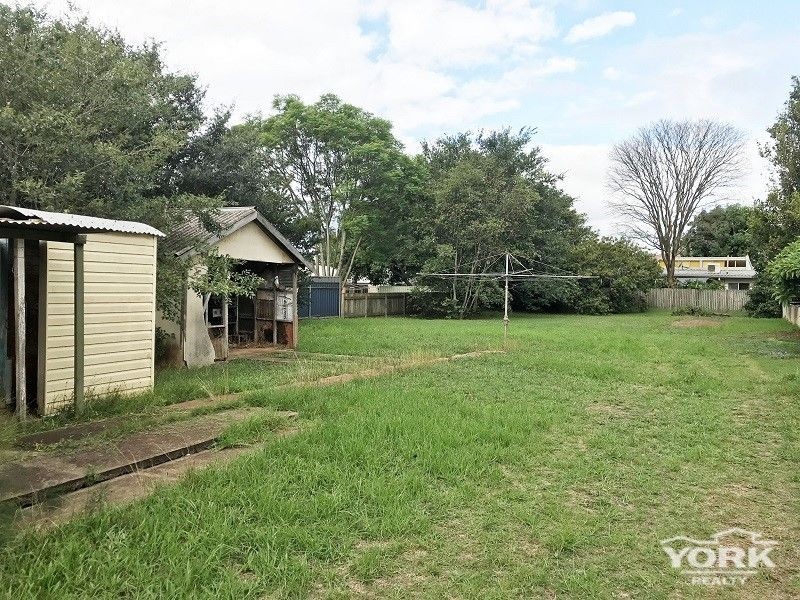 2 Merritt Street, Harristown QLD 4350