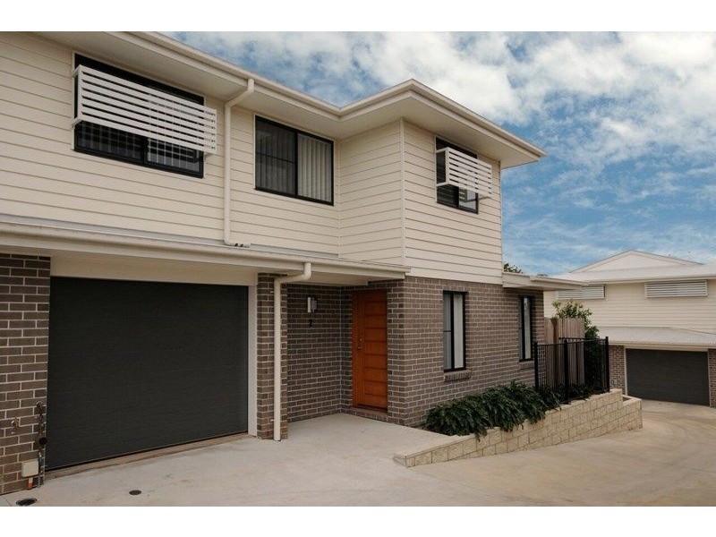 2/18 Mirle Street, Newtown QLD 4350