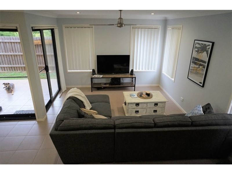 2/18 Mirle Street, Newtown QLD 4350