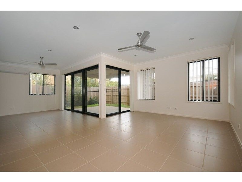 2/18 Mirle Street, Newtown QLD 4350
