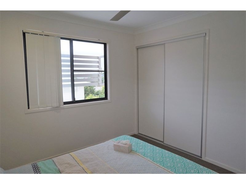 2/18 Mirle Street, Newtown QLD 4350