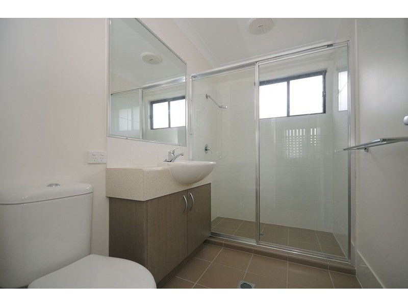 2/18 Mirle Street, Newtown QLD 4350