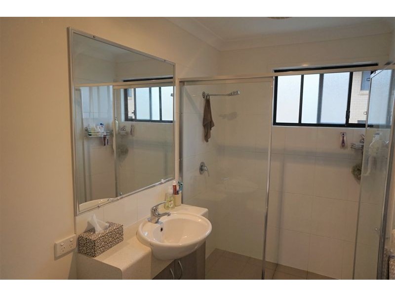 2/18 Mirle Street, Newtown QLD 4350