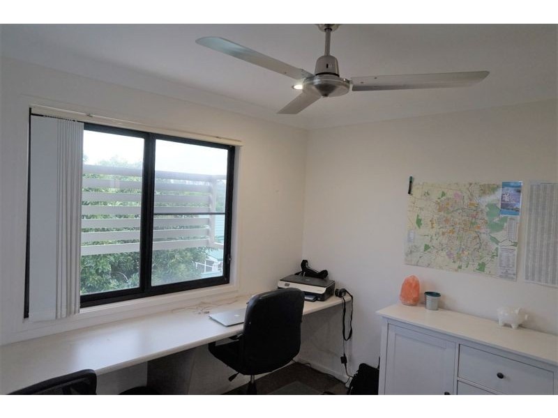 2/18 Mirle Street, Newtown QLD 4350