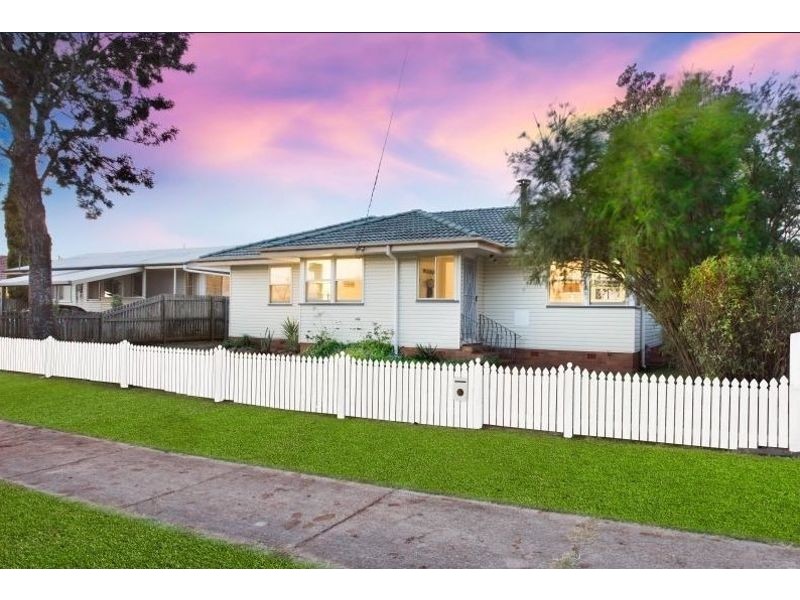 14 Gleeson Crescent, Harlaxton QLD 4350