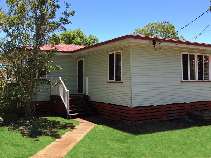 11 Martin Place, Harristown QLD 4350