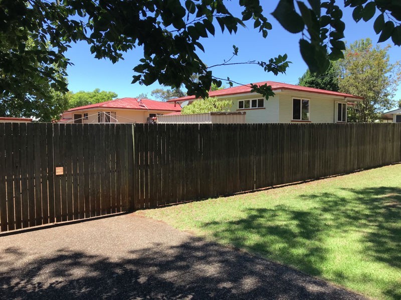 11 Martin Place, Harristown QLD 4350