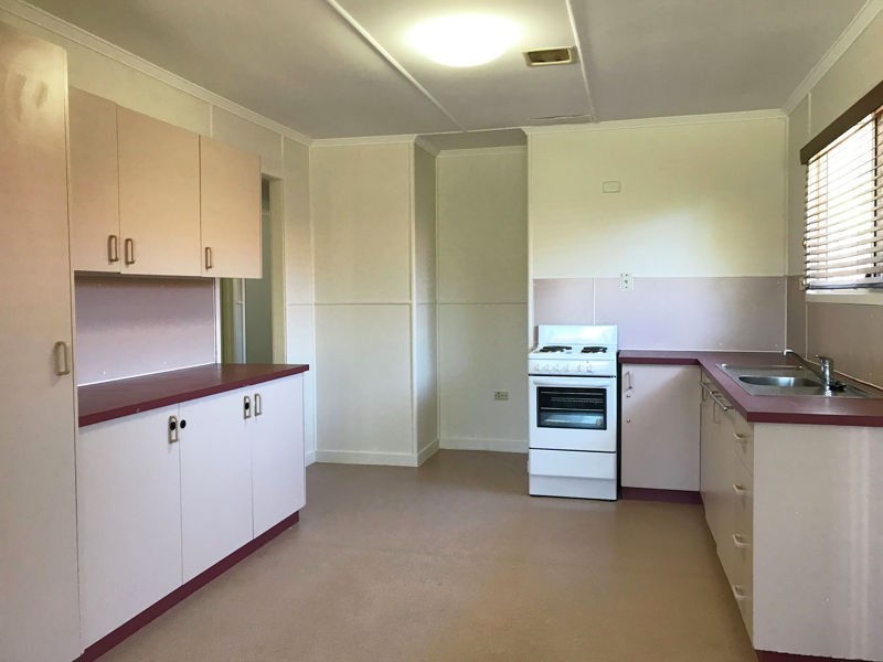 11 Martin Place, Harristown QLD 4350