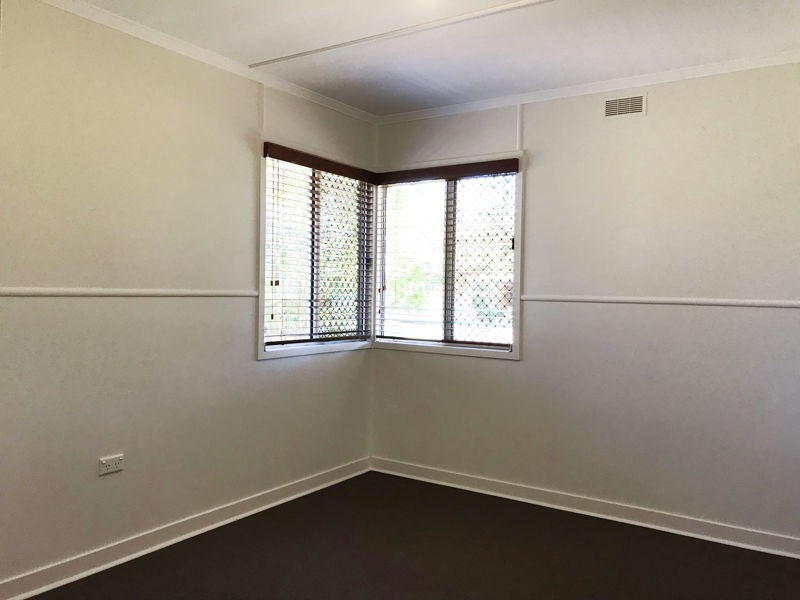 11 Martin Place, Harristown QLD 4350