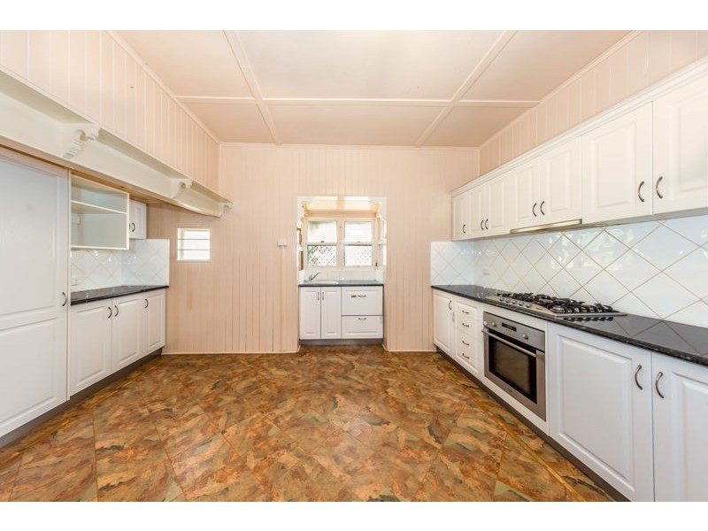 196 Ruthven Street, North Toowoomba QLD 4350