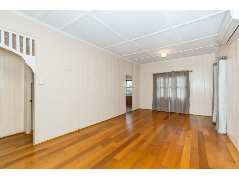 196 Ruthven Street, North Toowoomba QLD 4350