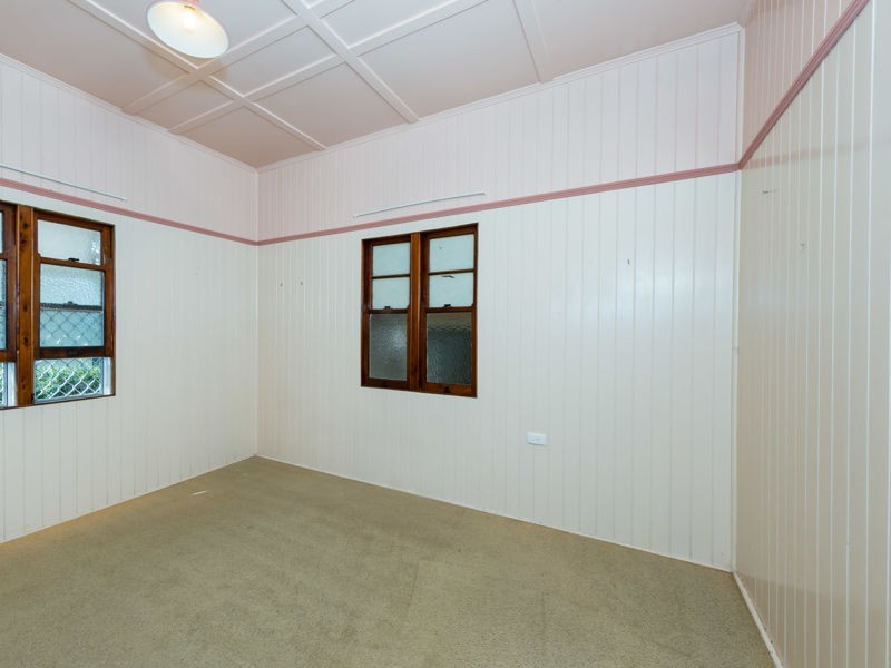 196 Ruthven Street, North Toowoomba QLD 4350