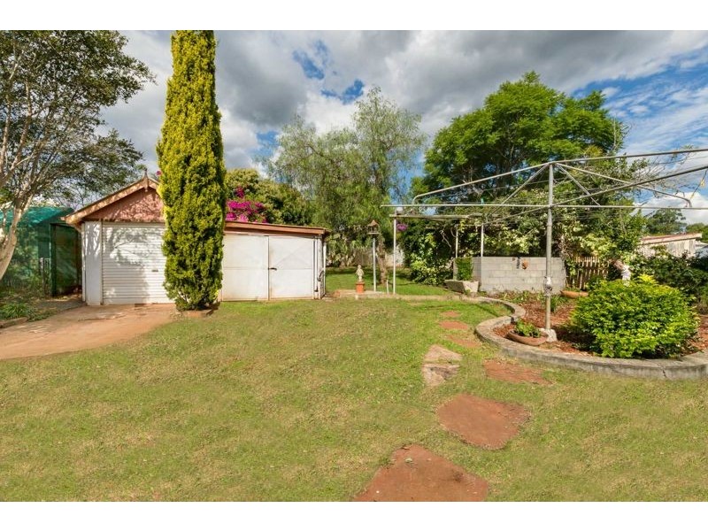 196 Ruthven Street, North Toowoomba QLD 4350