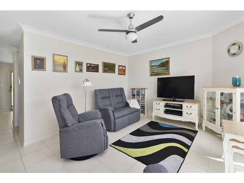 2/11 Hillside Street, Newtown QLD 4350