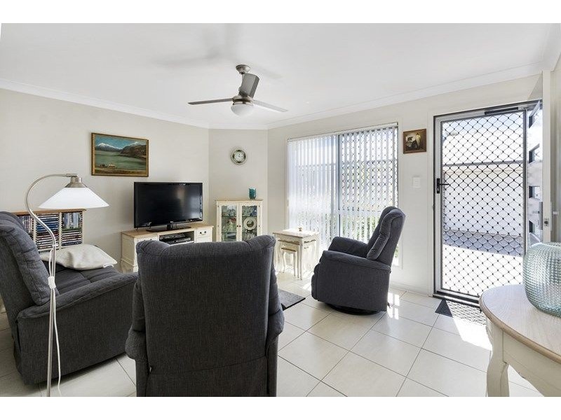 2/11 Hillside Street, Newtown QLD 4350