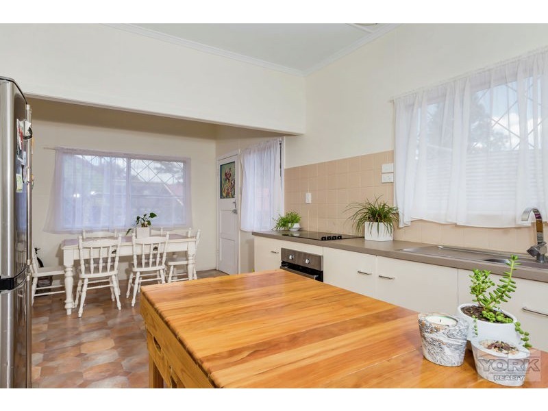 37 Eiser Street, Harristown QLD 4350