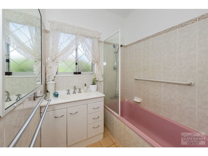 37 Eiser Street, Harristown QLD 4350