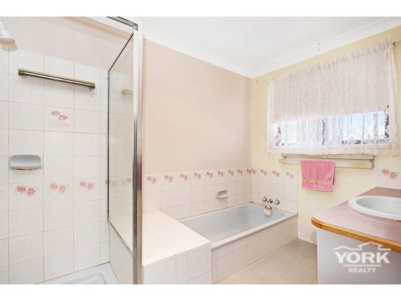 37 Horrocks Crescent, Kearneys Spring QLD 4350