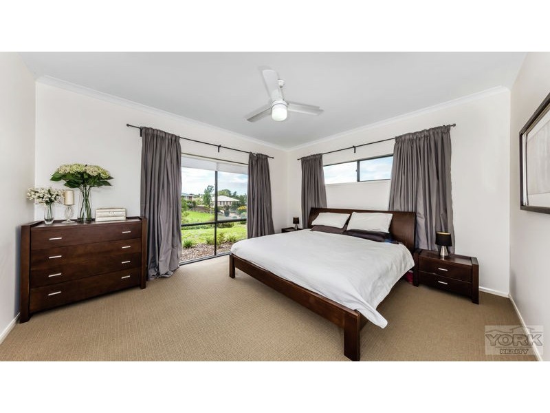 8 Gilbert Court, Highfields QLD 4352