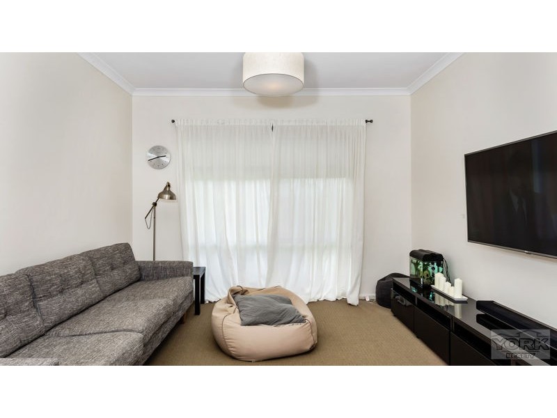 8 Gilbert Court, Highfields QLD 4352