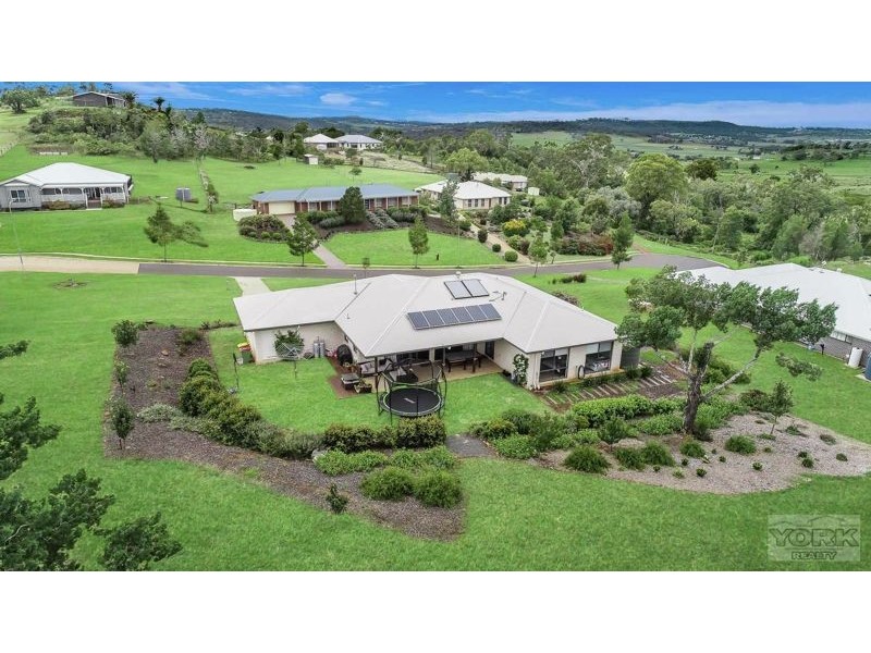 8 Gilbert Court, Highfields QLD 4352