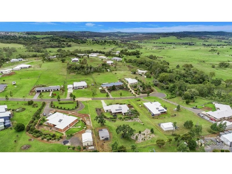 8 Gilbert Court, Highfields QLD 4352