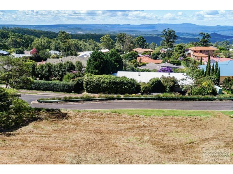 37 Windemere Terrace, Mount Lofty QLD 4350