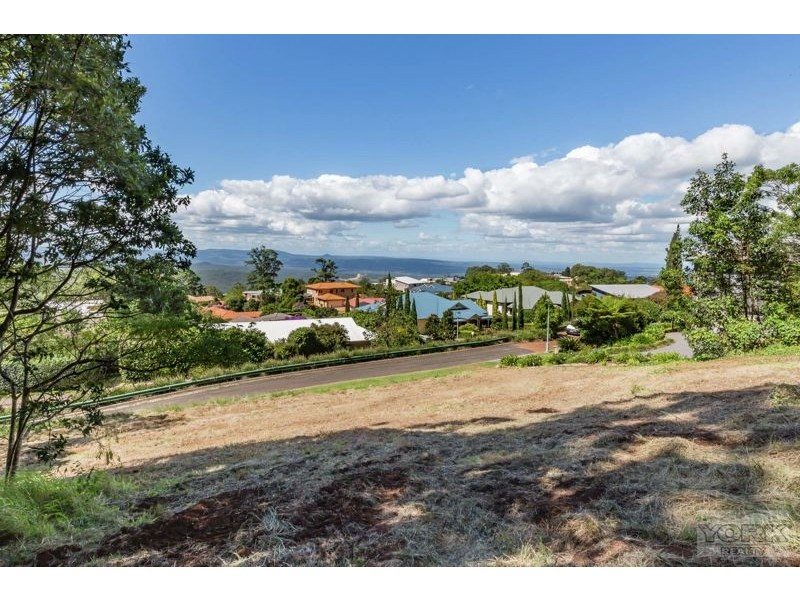 37 Windemere Terrace, Mount Lofty QLD 4350