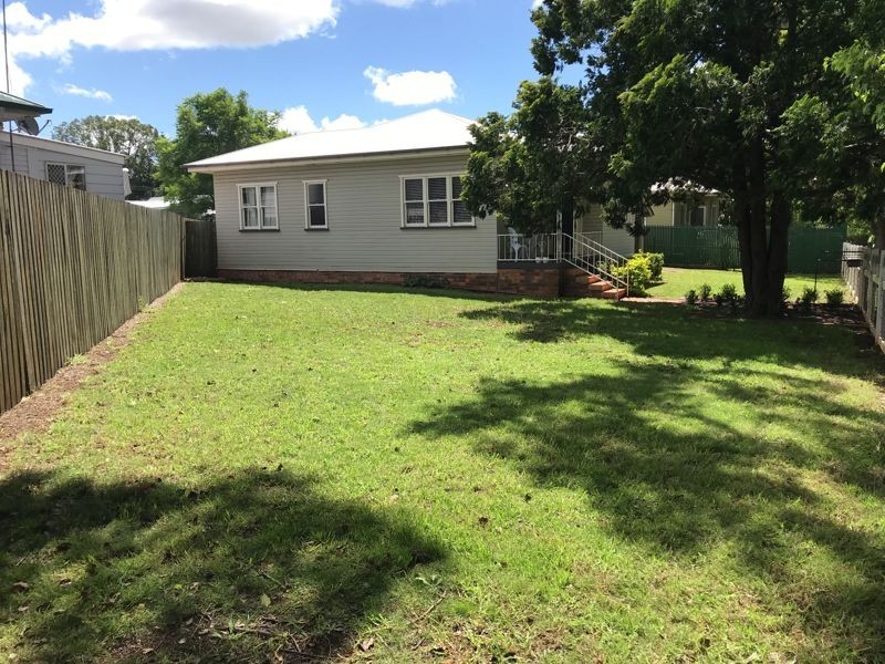 25 Doncaster Street, Newtown QLD 4350