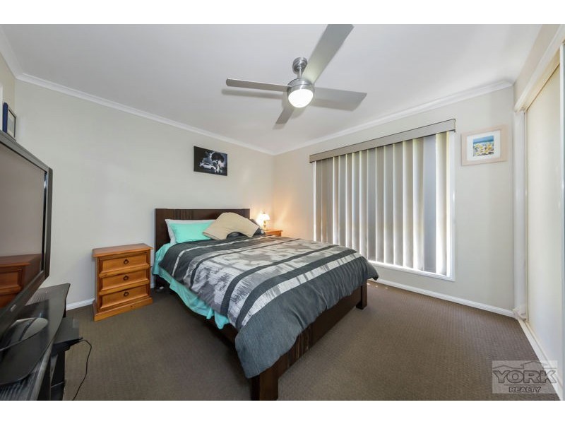 13 Cameron Street, Wyreema QLD 4352