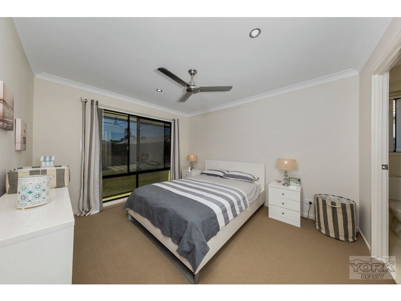 2/12 Esmeralda Street, Cambooya QLD 4358