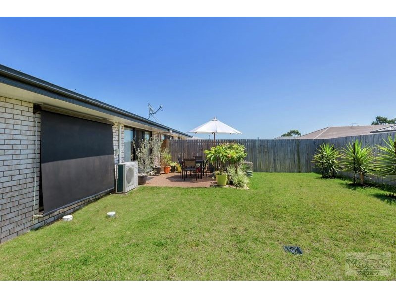 2/12 Esmeralda Street, Cambooya QLD 4358